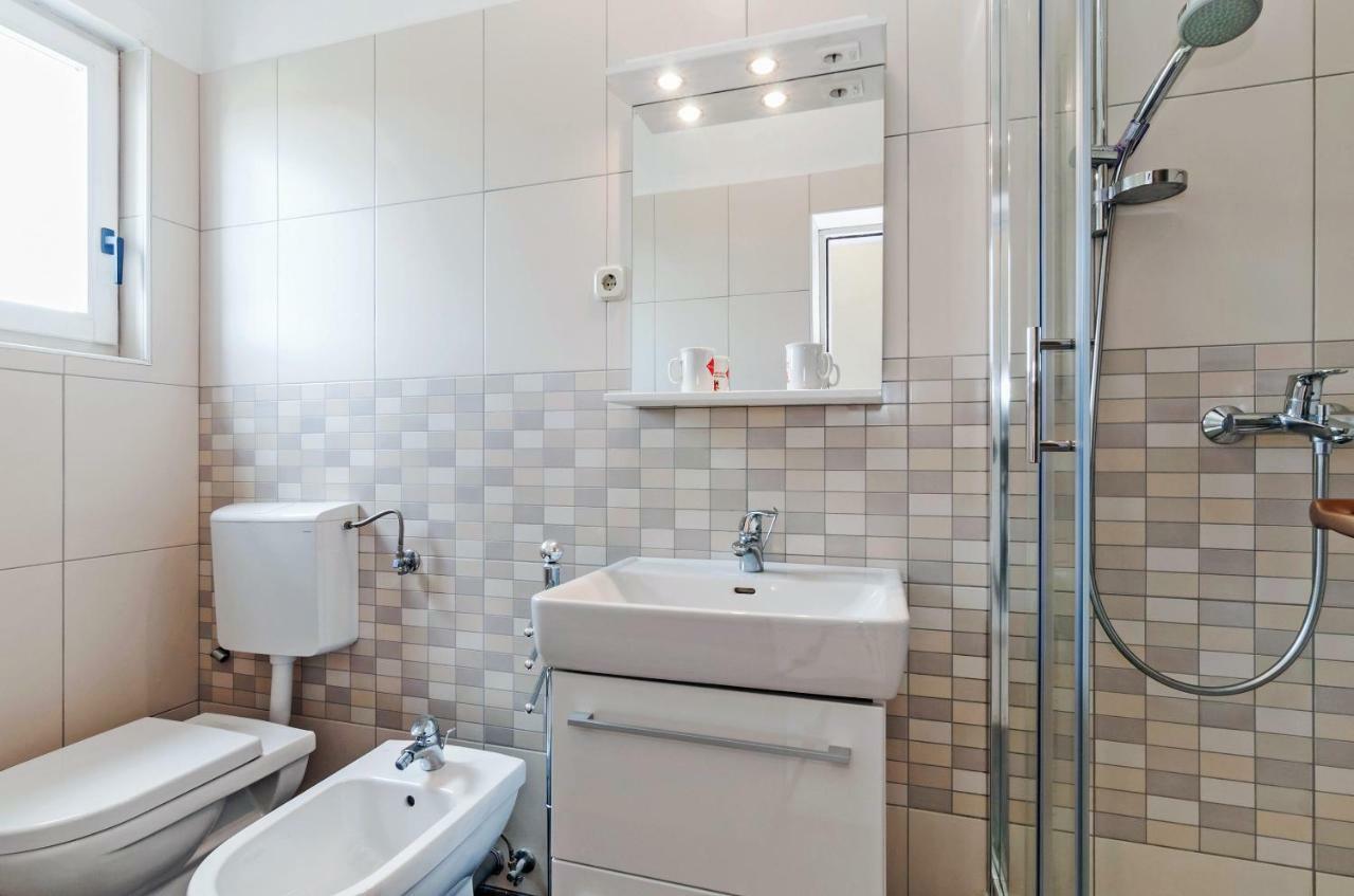 Apartmani Labud Sukošan Exterior foto
